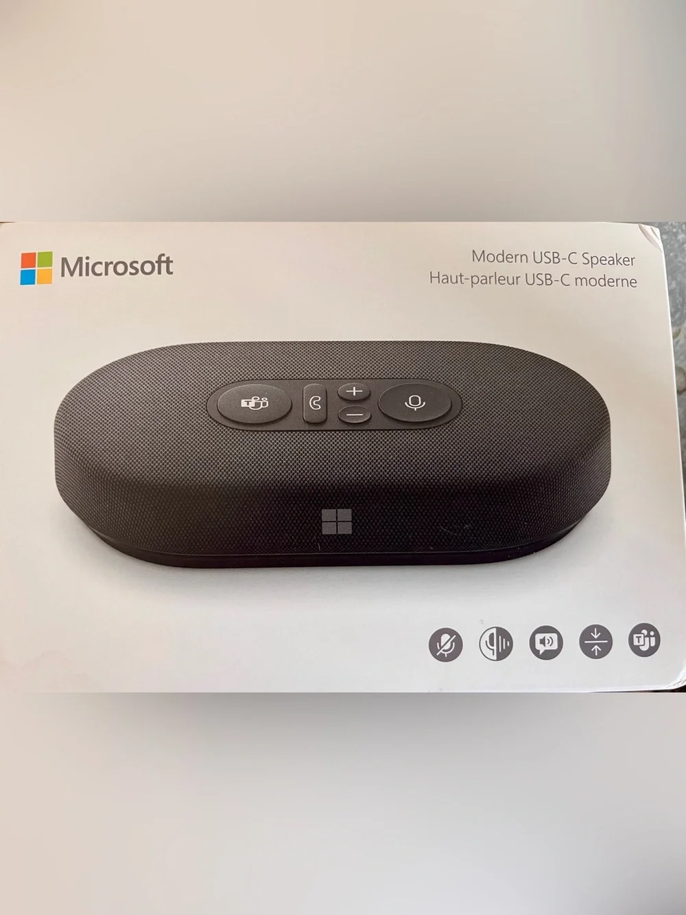 Noise-reducing mic array that captures voice better than PC. MODERN USB-C PORT.